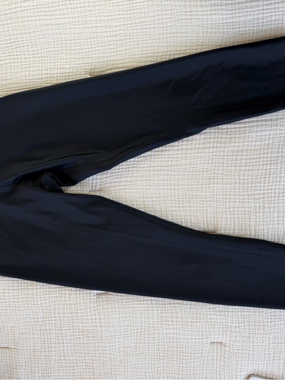 ALO Yoga women’s Black Performance leggings size small - Picture 2 of 3